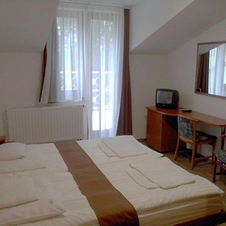 Fenyves Hotel Bekescsaba Bagian luar foto