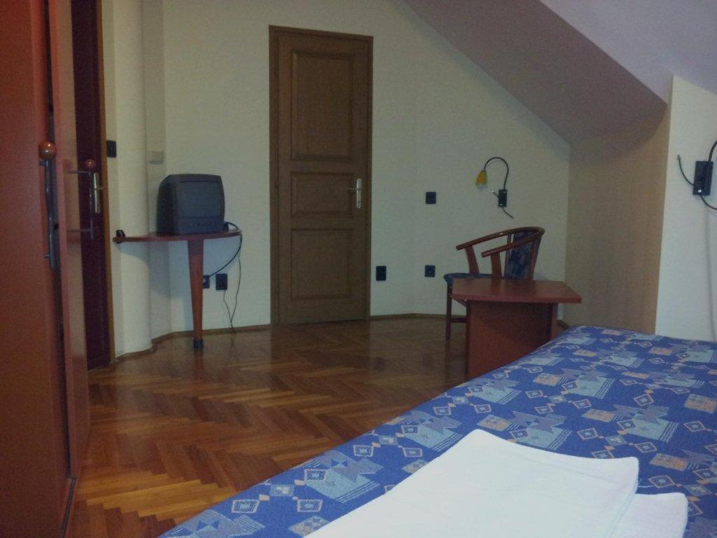 Fenyves Hotel Bekescsaba Bagian luar foto